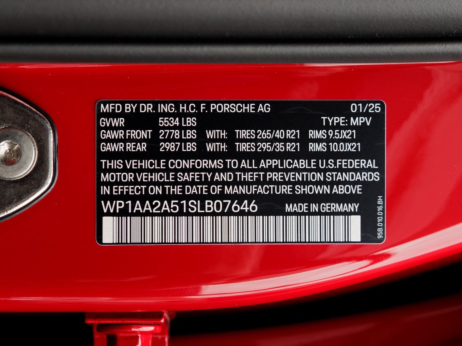 2025 Porsche Macan Base