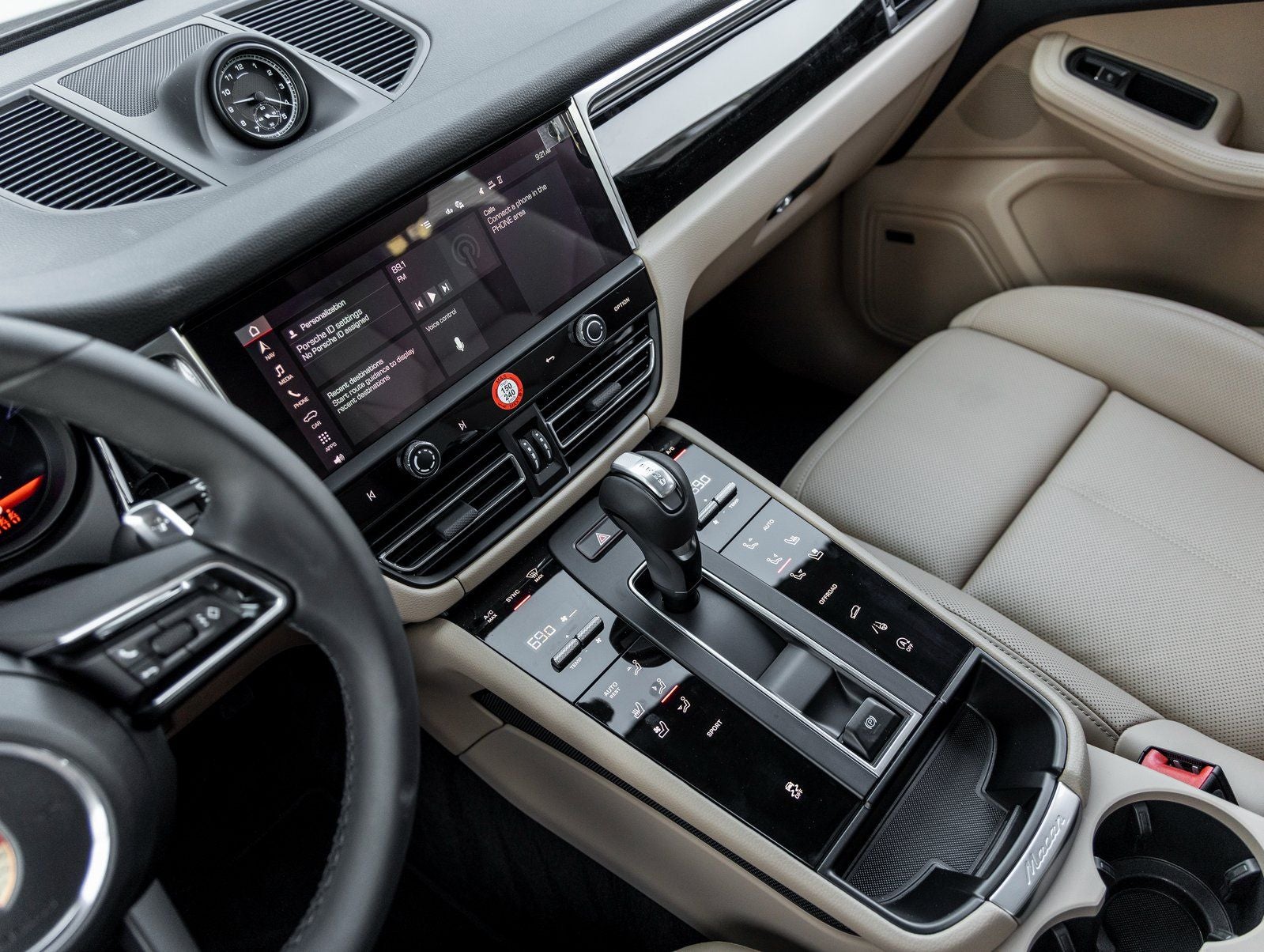 2026 Porsche Macan Macan