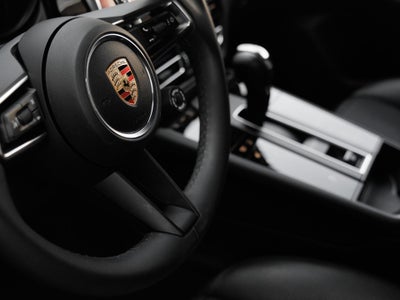 2026 Porsche Macan Macan