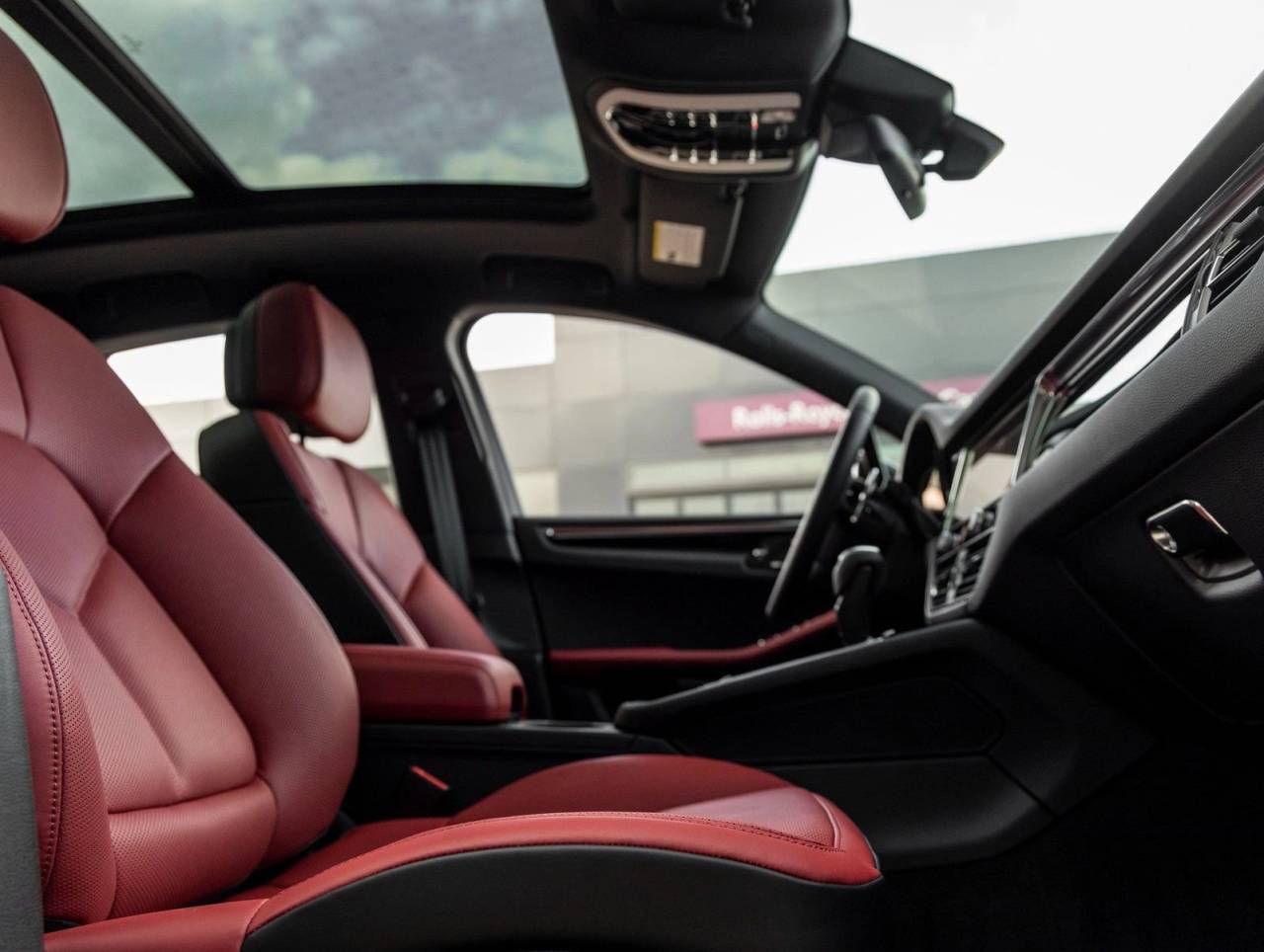 2026 Porsche Macan Macan