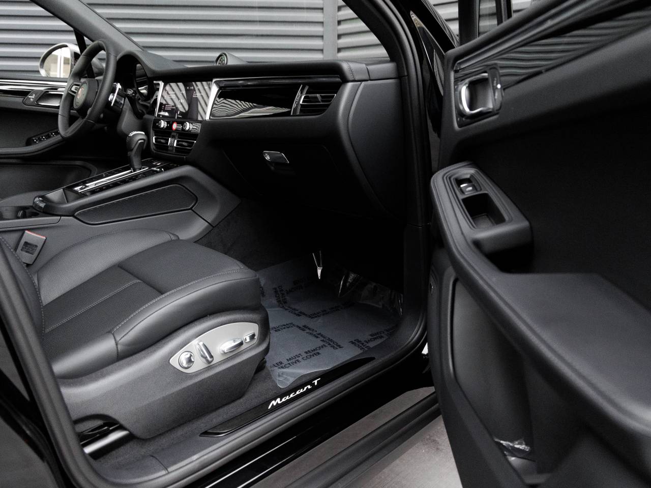 2026 Porsche Macan Macan T