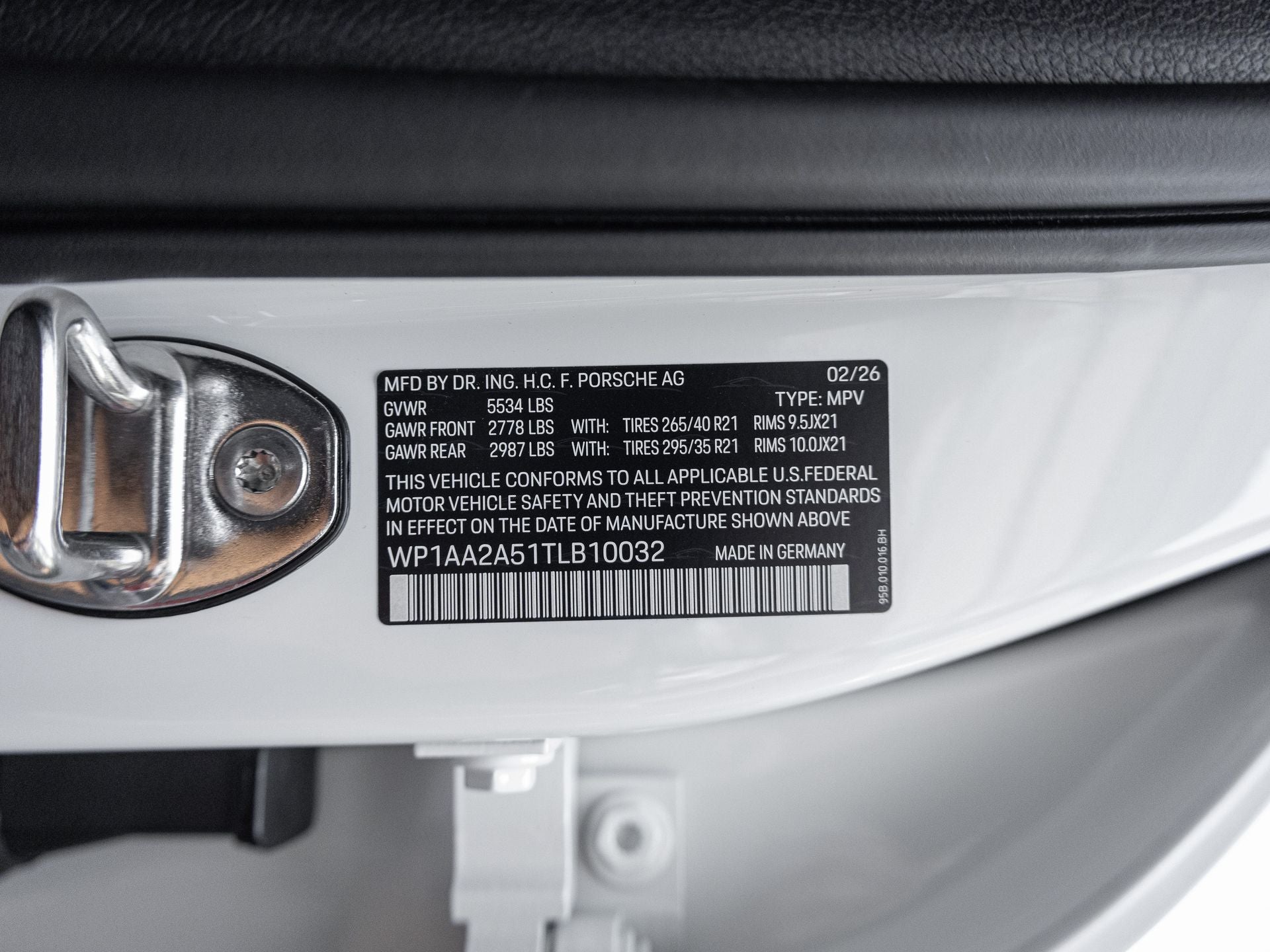 2026 Porsche Macan Base