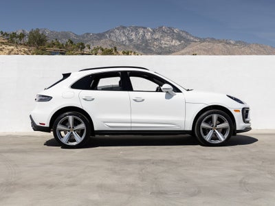 2026 Porsche Macan Base