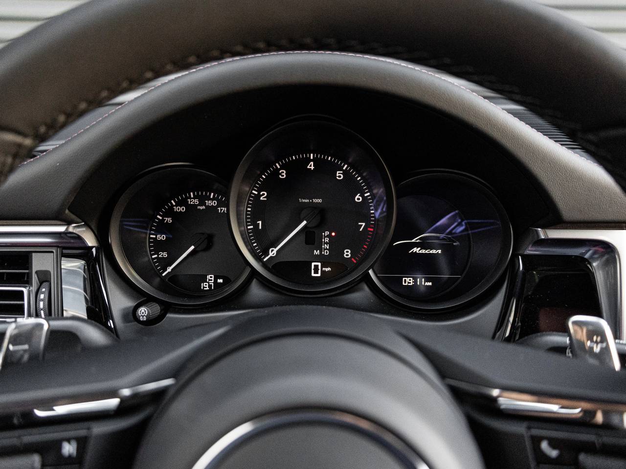 2026 Porsche Macan Base