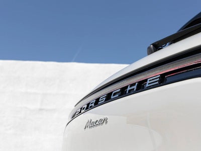 2026 Porsche Macan Base