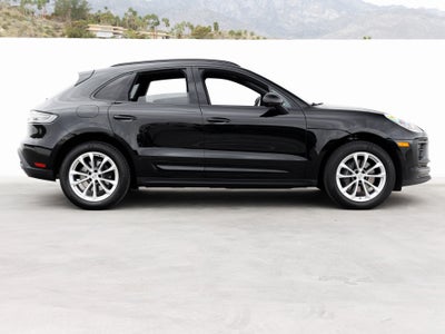 2025 Porsche Macan Macan