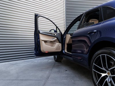 2025 Porsche Macan Macan
