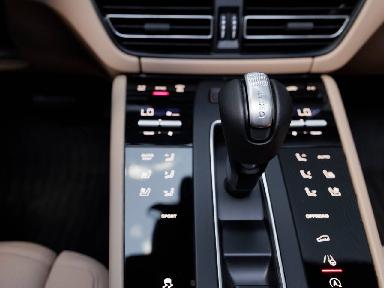 2025 Porsche Macan Macan