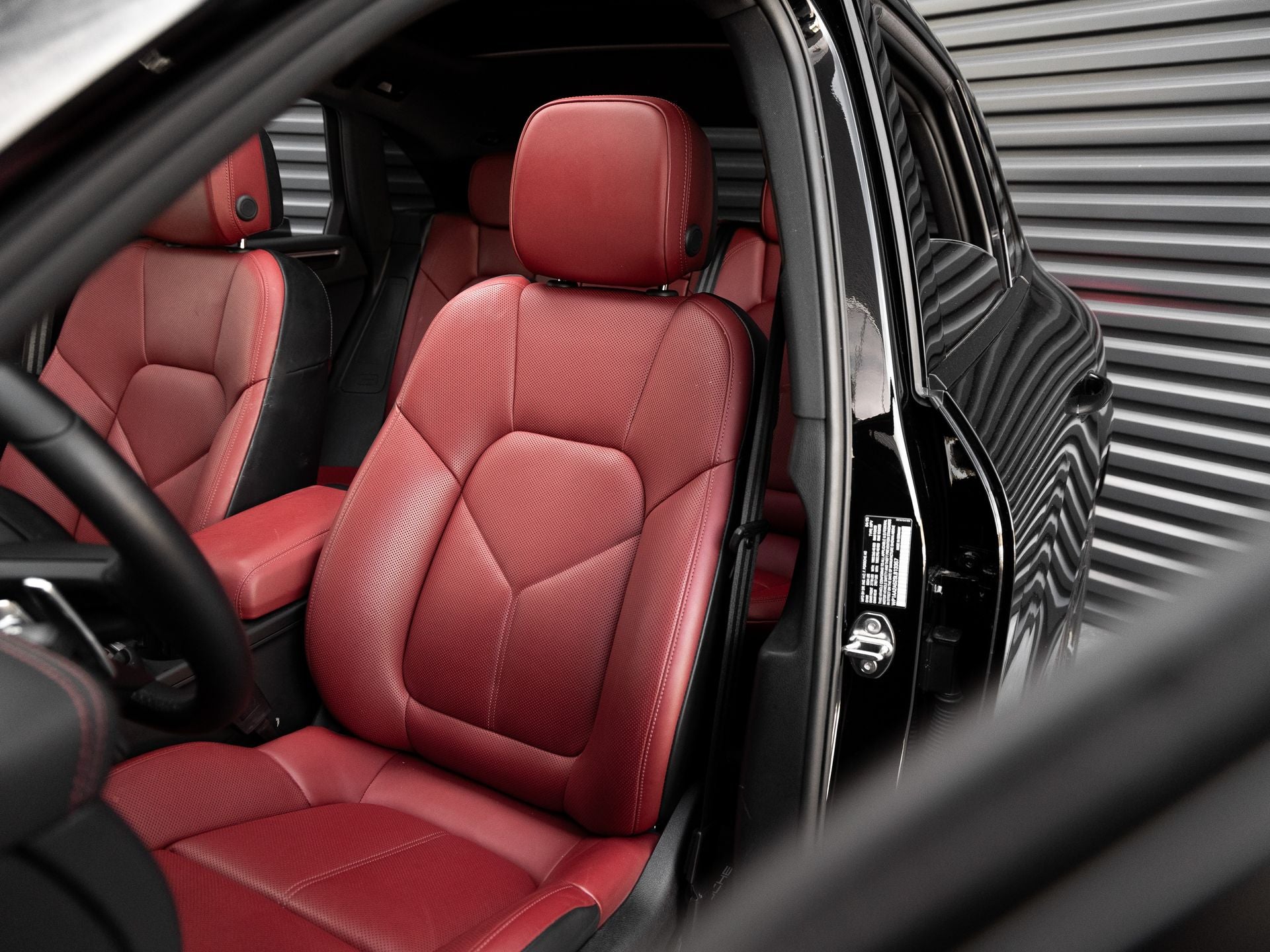 2025 Porsche Macan Base