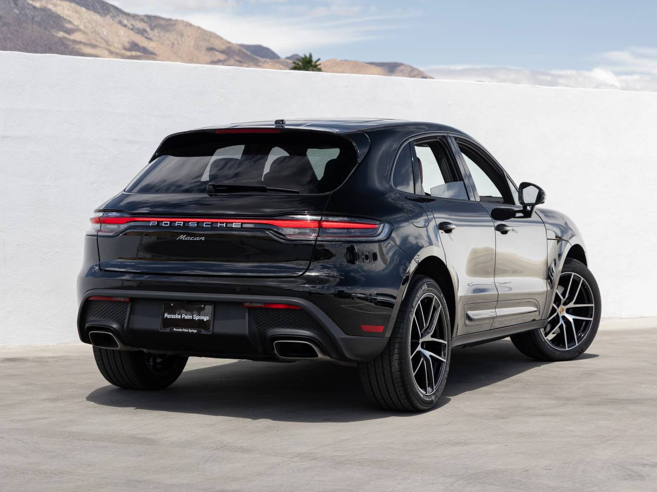 2025 Porsche Macan Base