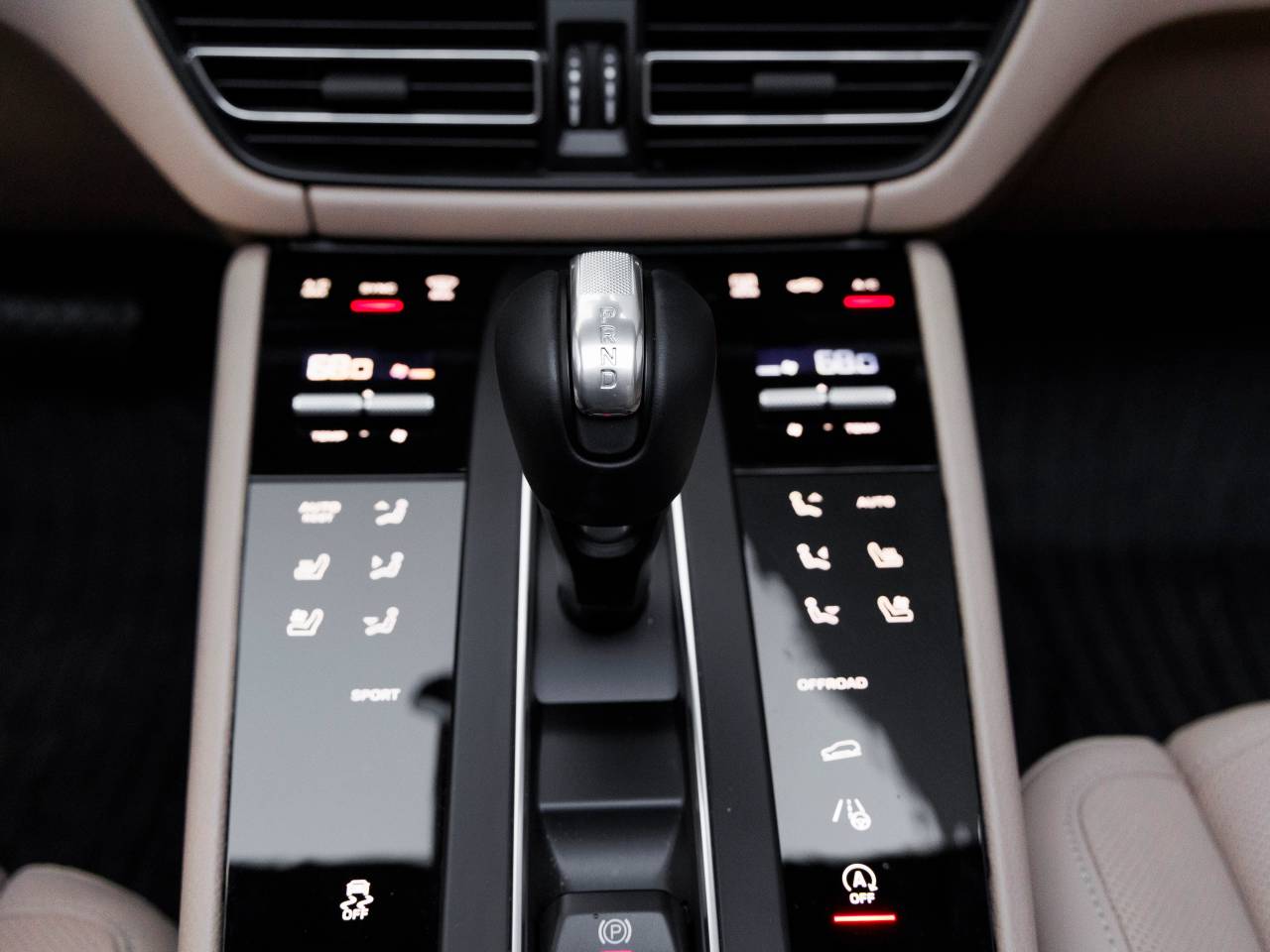 2025 Porsche Macan Macan