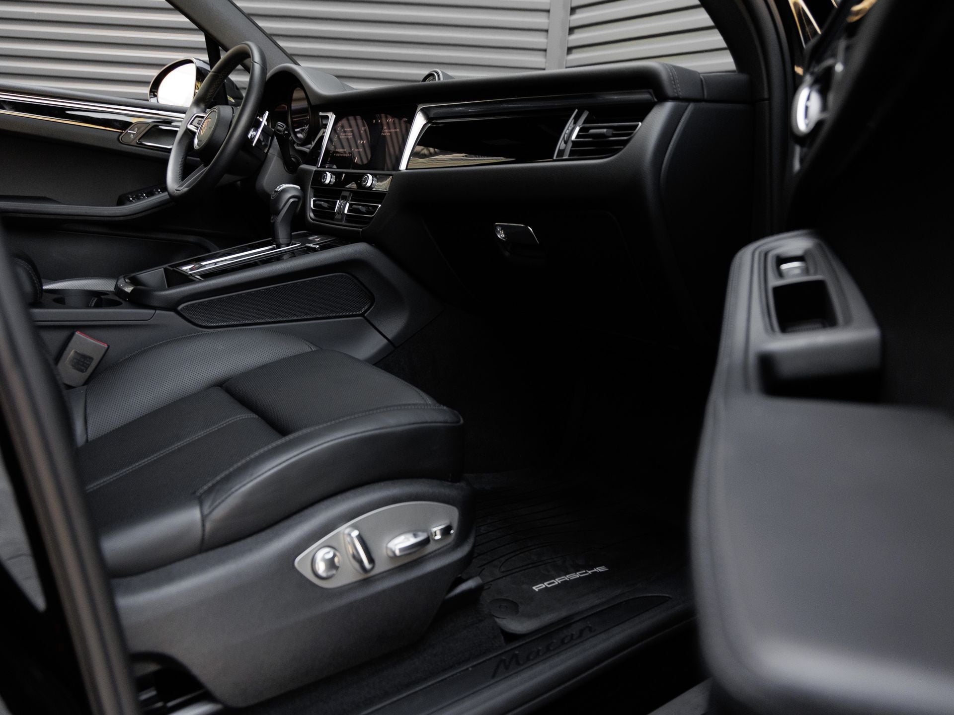 2025 Porsche Macan Macan
