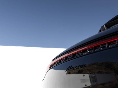 2026 Porsche Macan Base