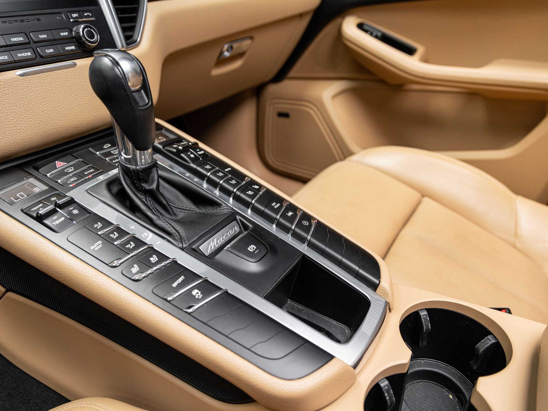 2018 Porsche Macan Macan