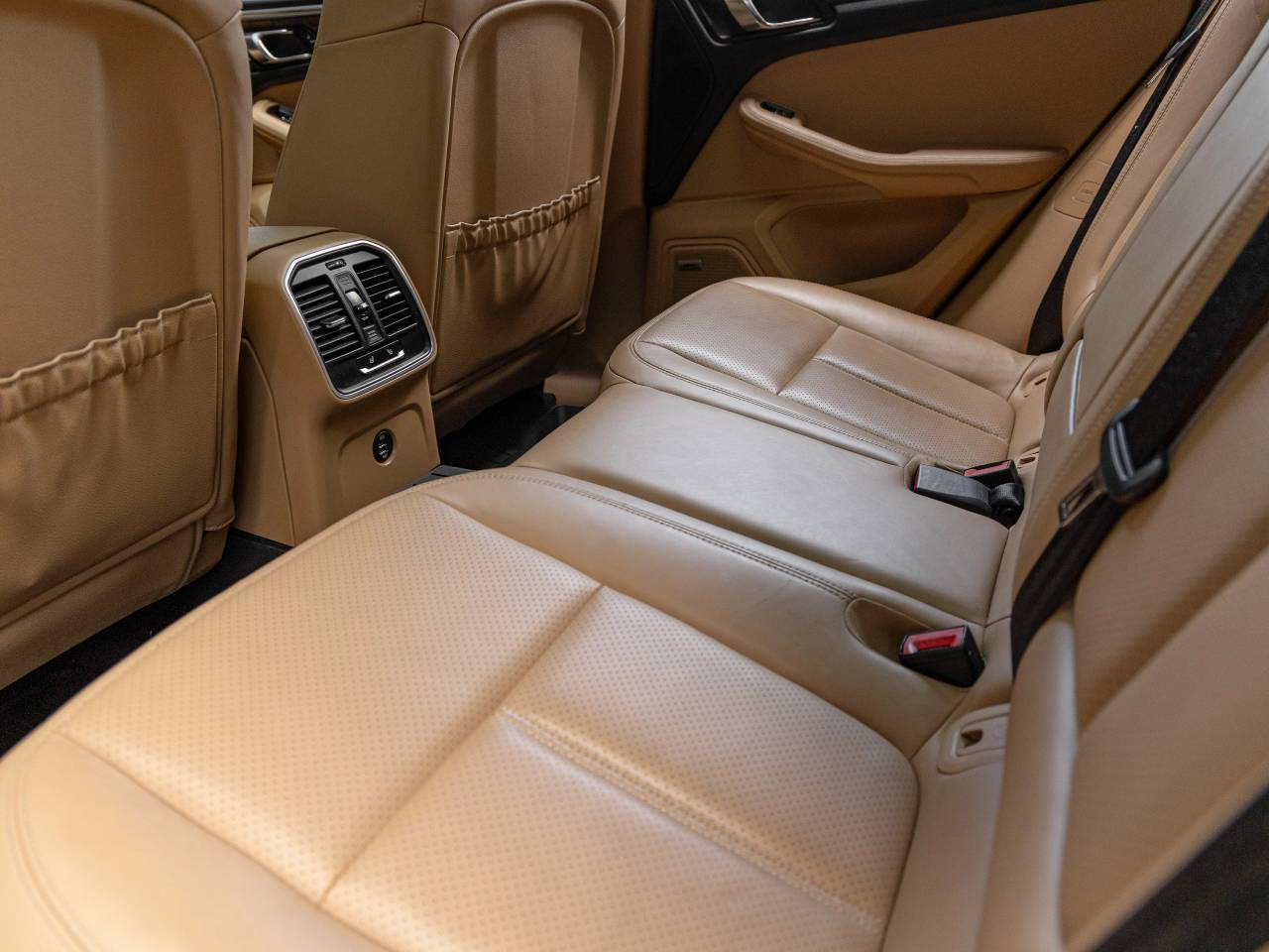 2018 Porsche Macan Macan