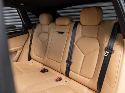 2018 Porsche Macan Macan