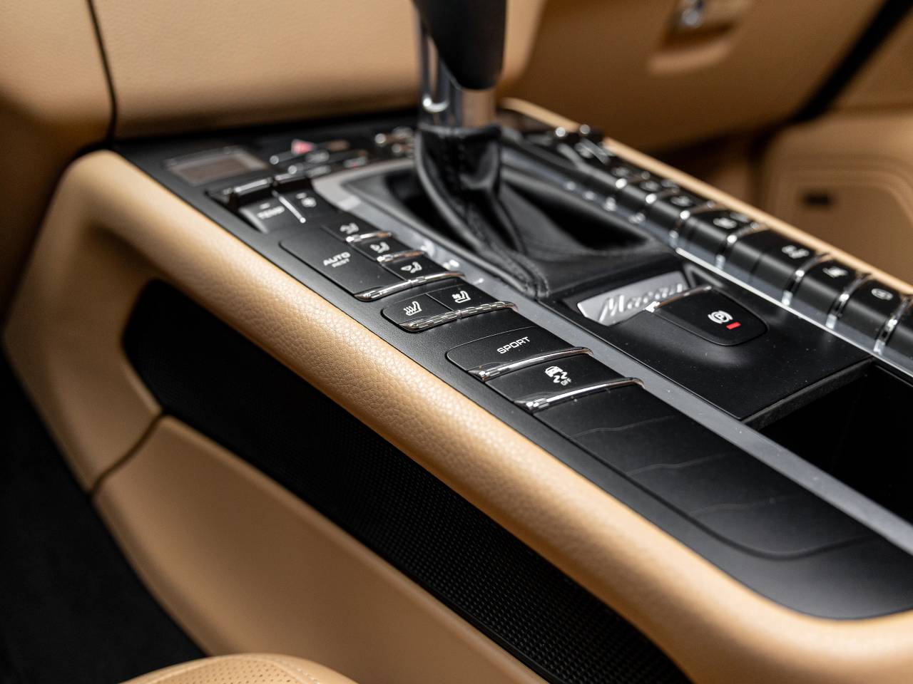 2018 Porsche Macan Macan