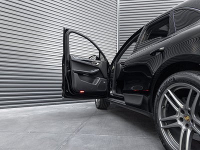 2020 Porsche Macan Macan