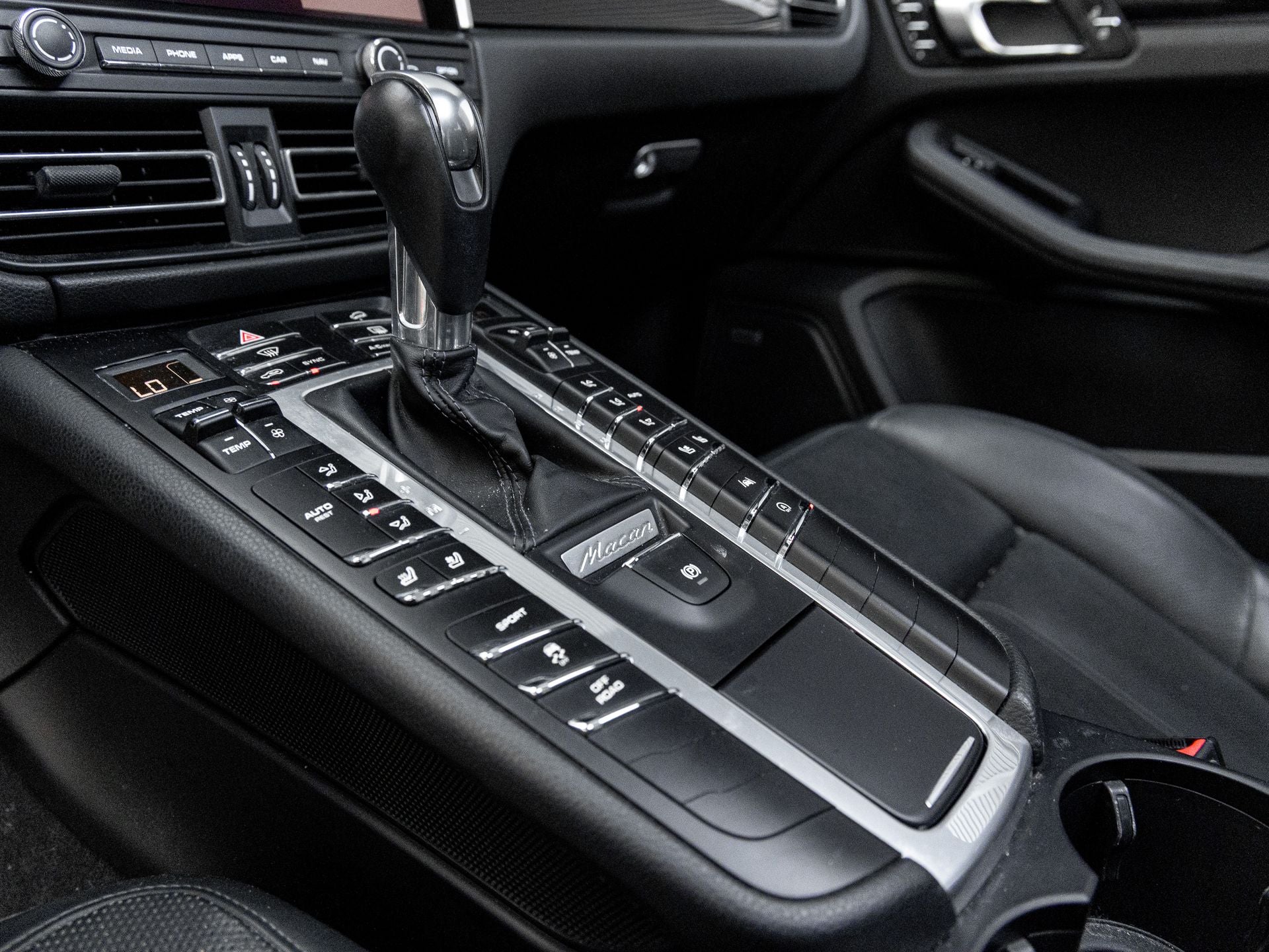 2020 Porsche Macan Macan