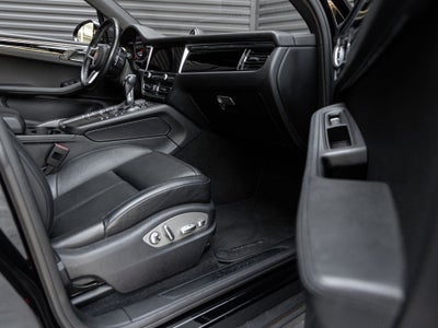 2020 Porsche Macan Macan