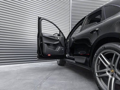 2020 Porsche Macan Macan