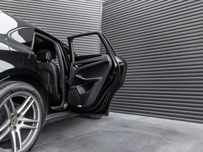 2020 Porsche Macan Macan