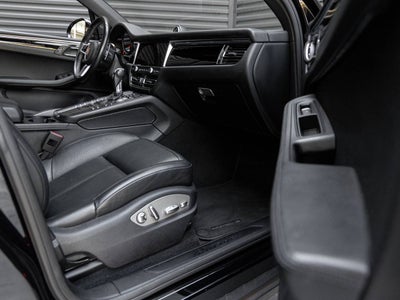 2020 Porsche Macan Macan