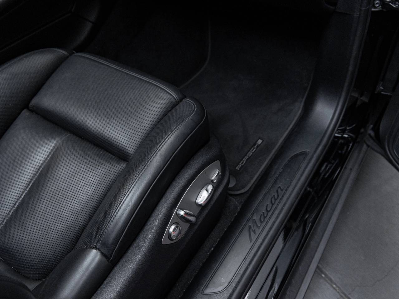 2020 Porsche Macan Macan