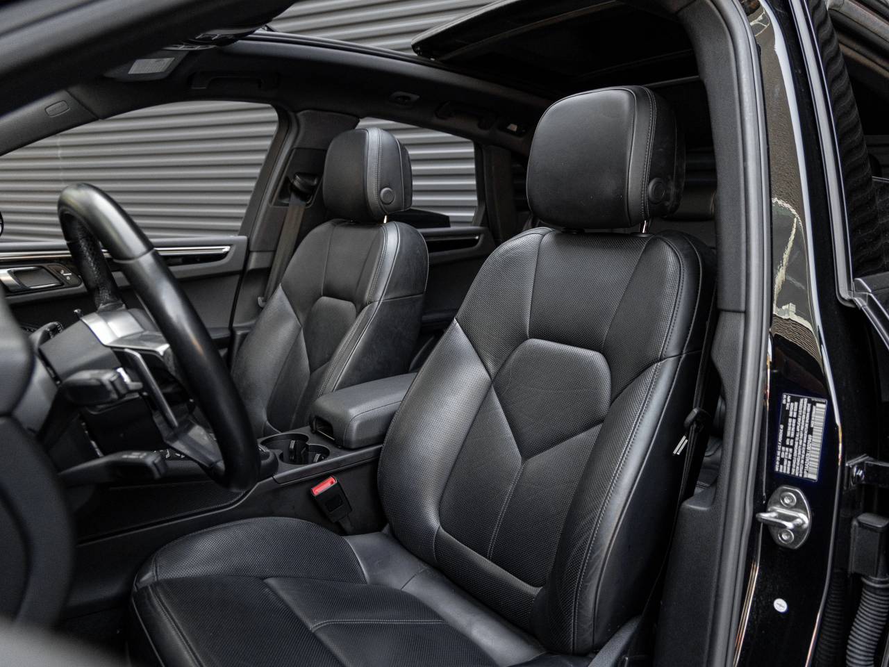 2020 Porsche Macan Macan