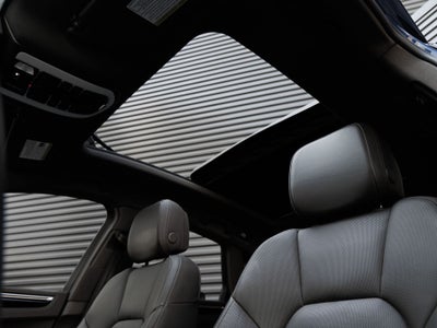 2022 Porsche Macan Macan