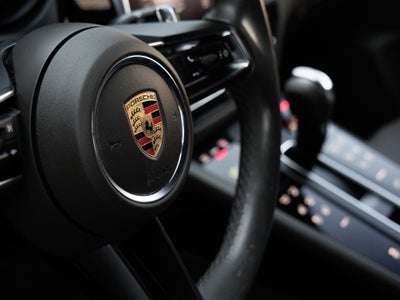 2022 Porsche Macan Macan