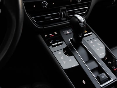 2022 Porsche Macan Macan