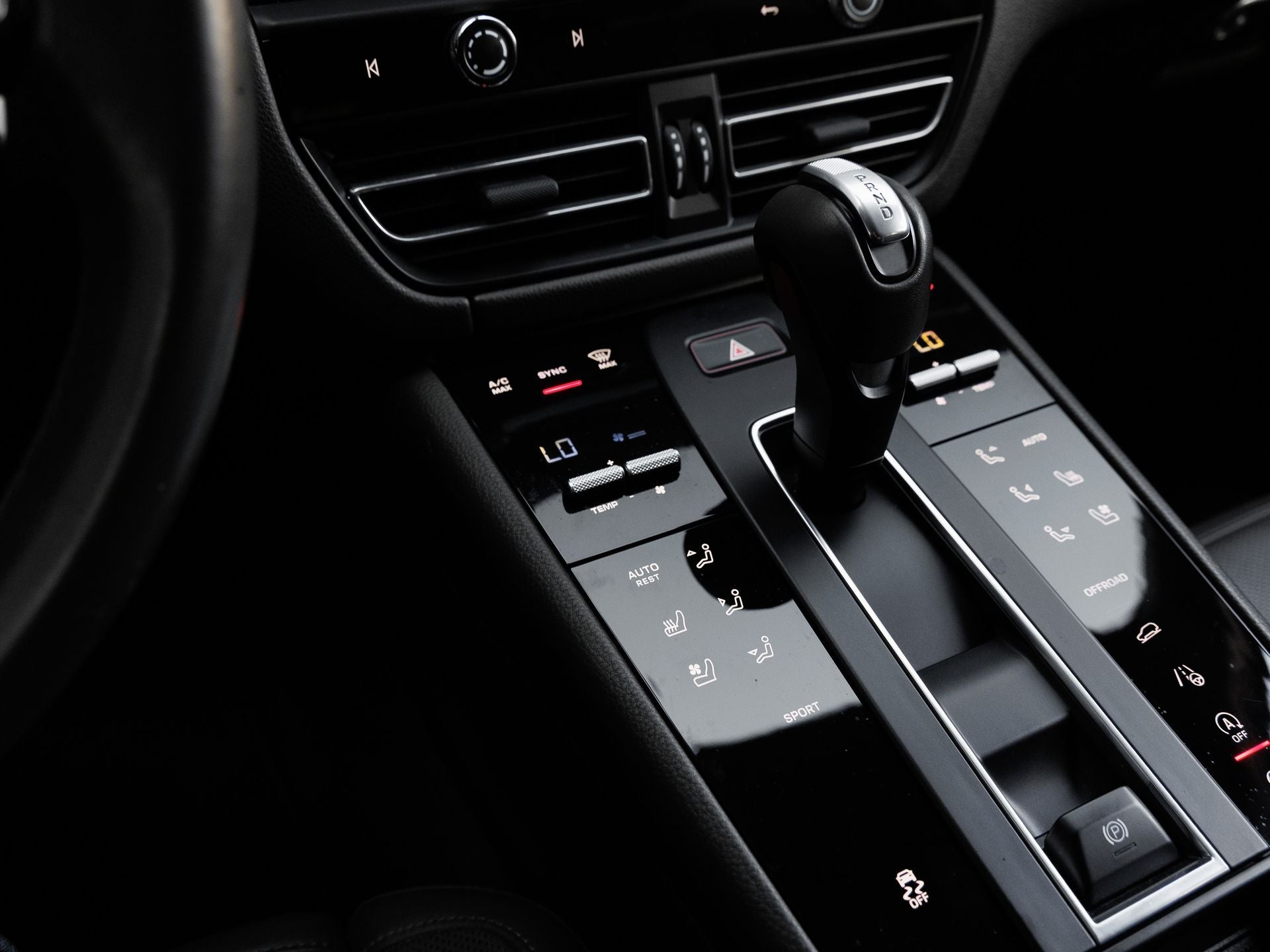 2022 Porsche Macan Macan