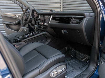 2025 Porsche Macan Macan