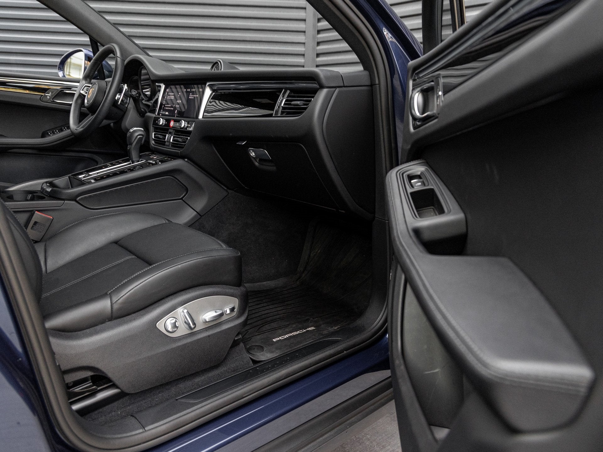 2025 Porsche Macan Macan