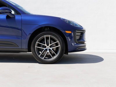 2025 Porsche Macan Base
