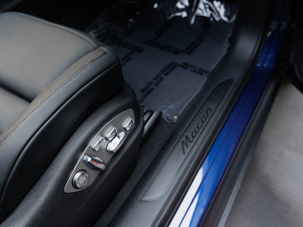 2025 Porsche Macan Base