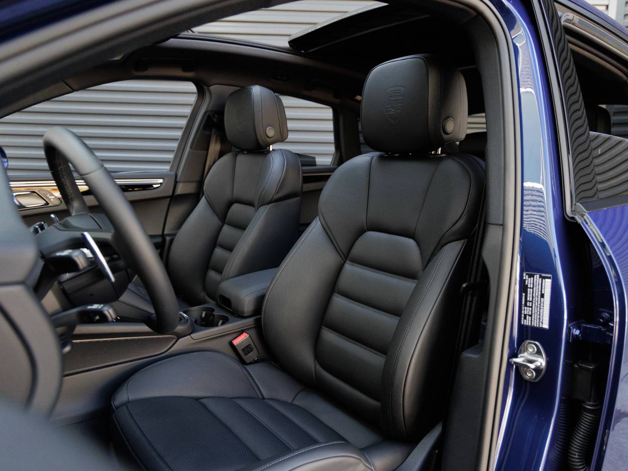 2025 Porsche Macan Base