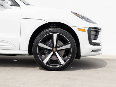 2026 Porsche Macan Base