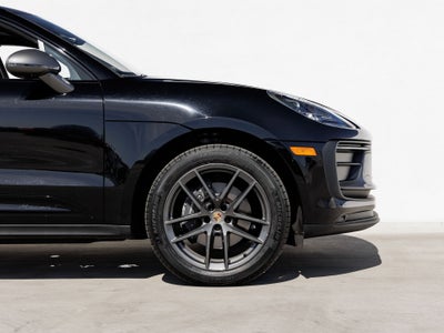 2023 Porsche Macan Macan T (MY23)