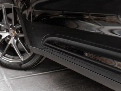 2023 Porsche Macan Macan T (MY23)