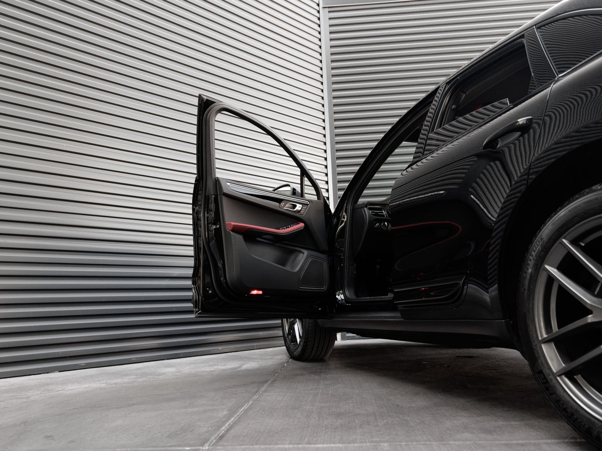 2023 Porsche Macan Macan T (MY23)