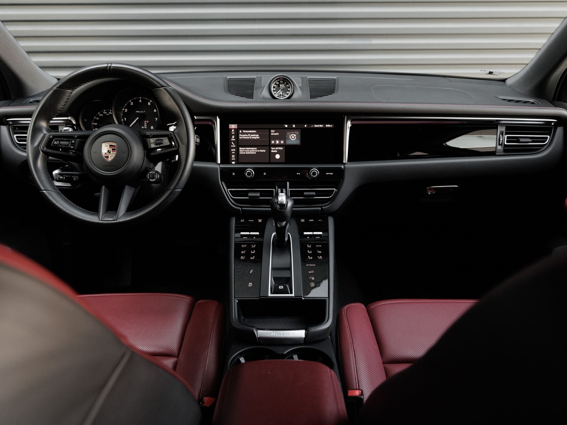2023 Porsche Macan Macan T (MY23)