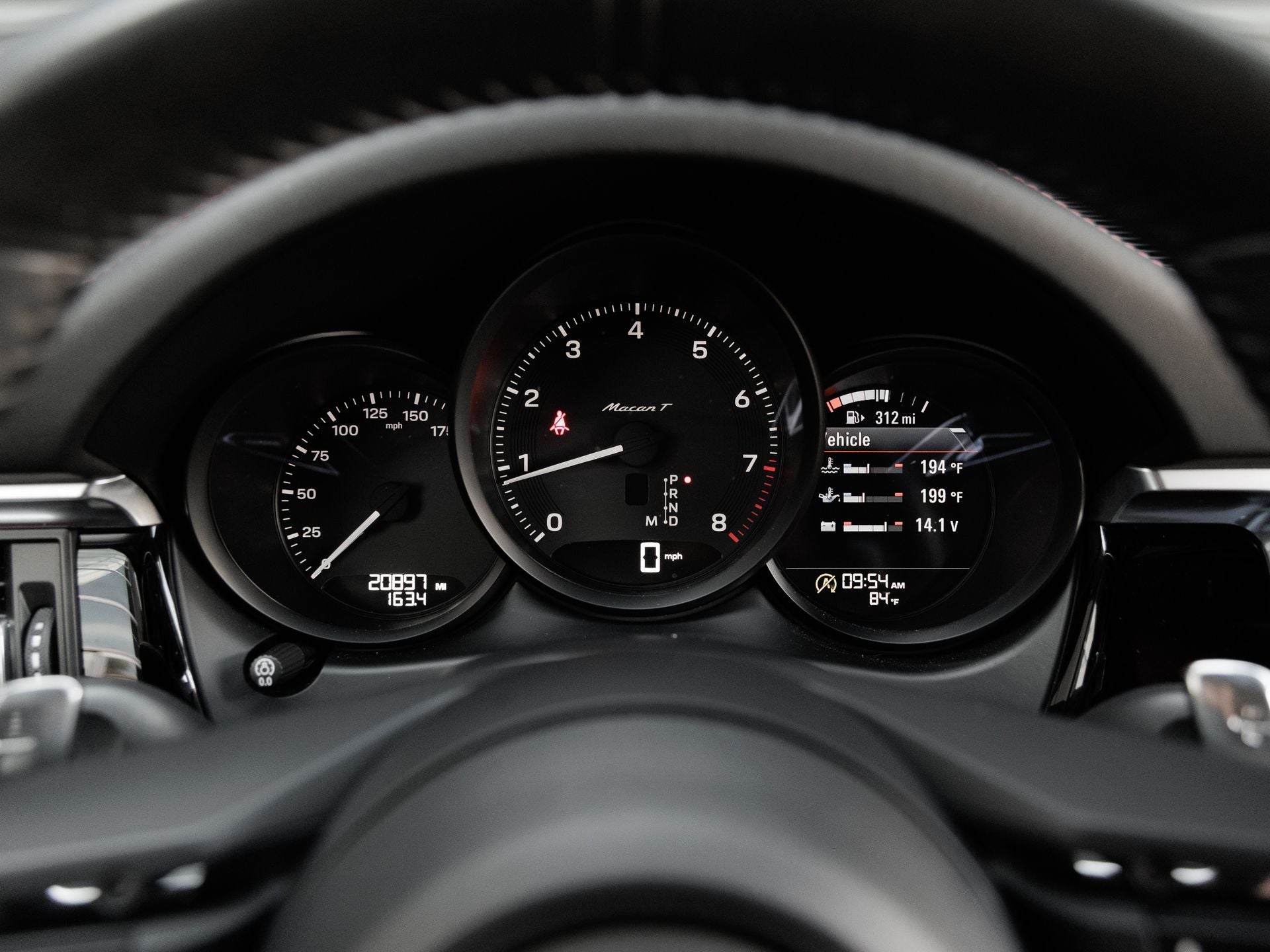 2023 Porsche Macan Macan T (MY23)