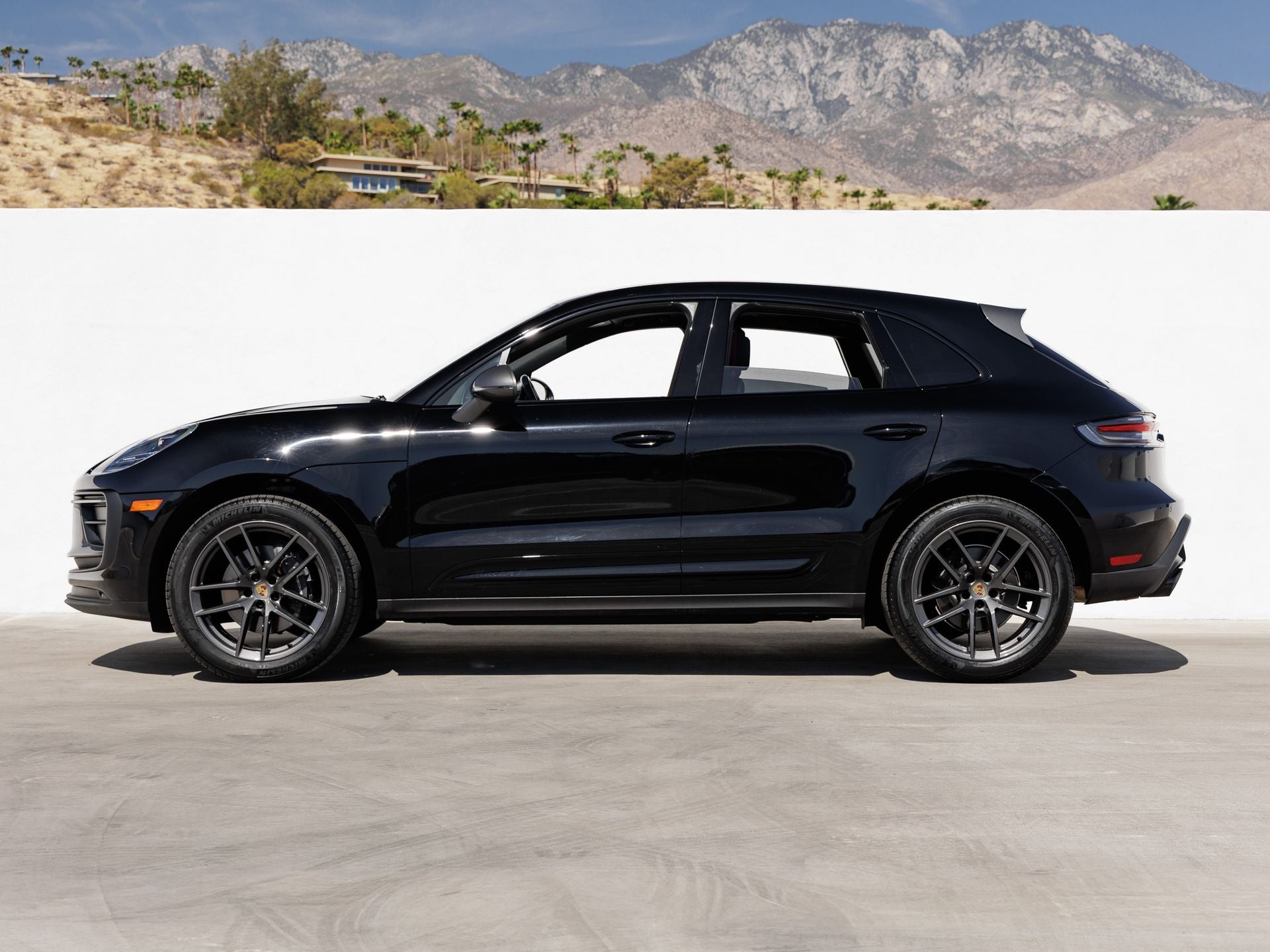 2023 Porsche Macan Macan T (MY23)