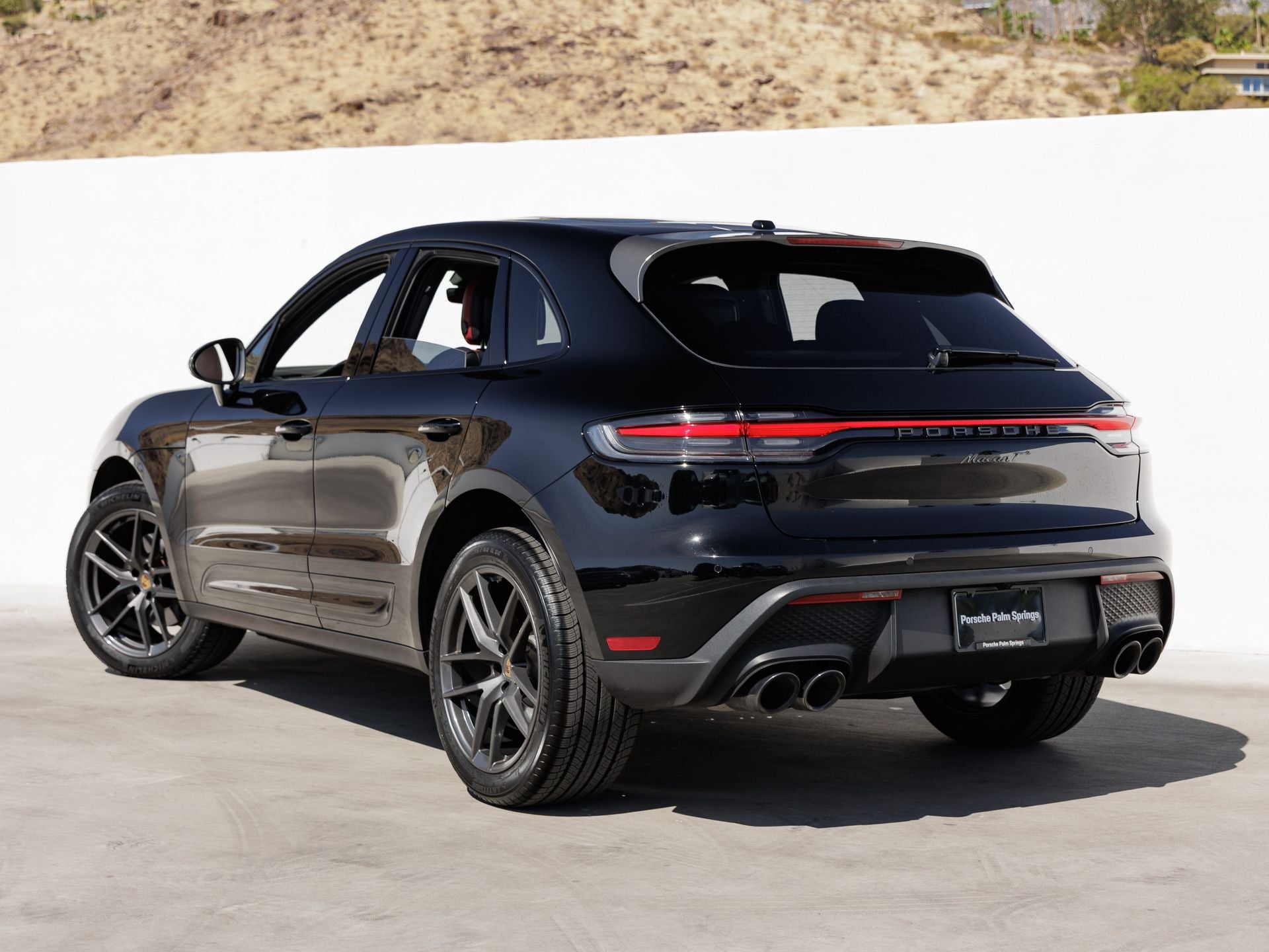 2023 Porsche Macan Macan T (MY23)