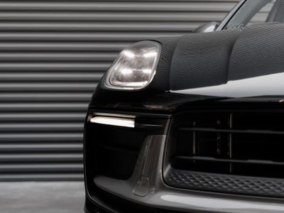 2023 Porsche Macan Macan T (MY23)