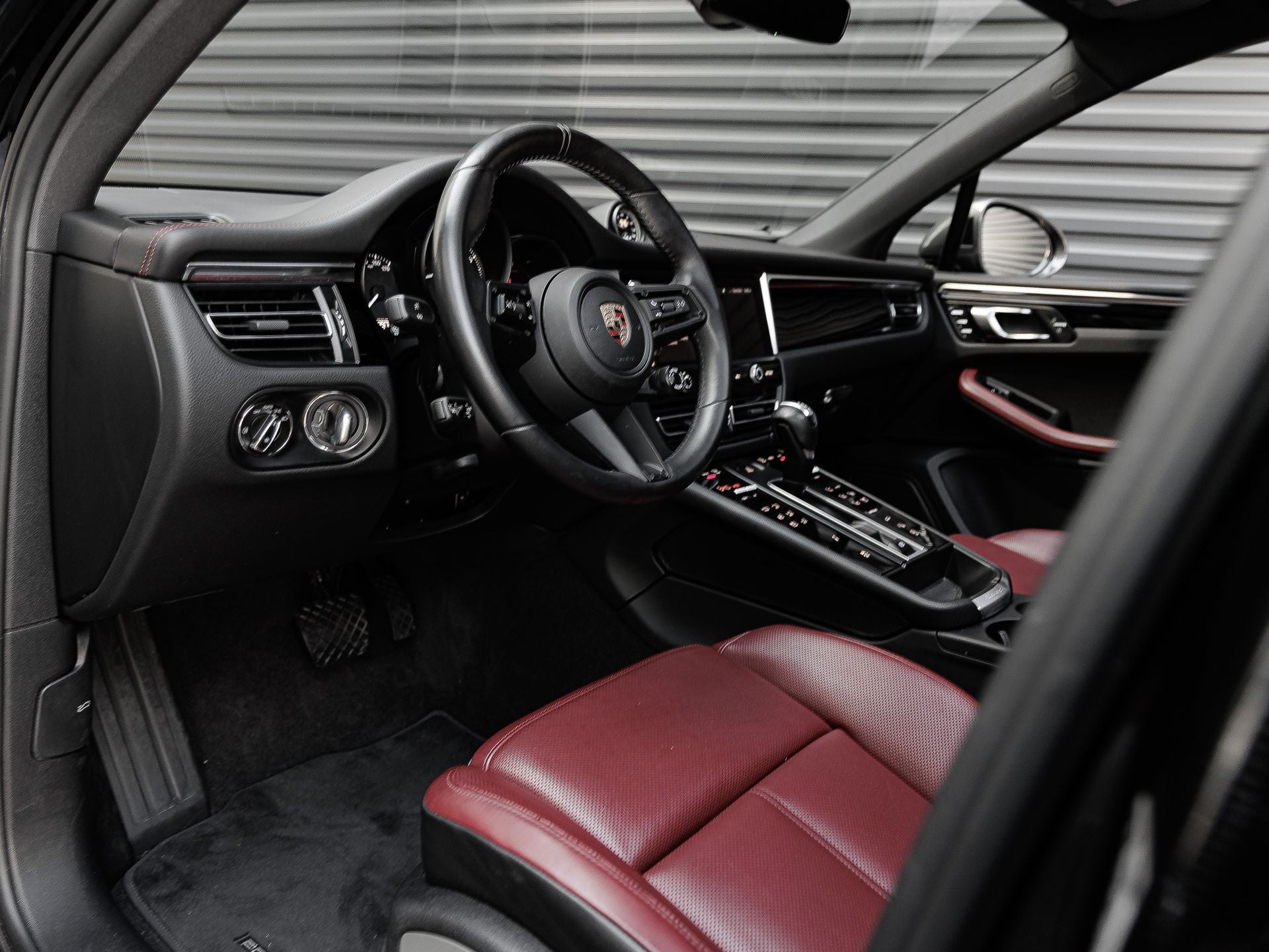 2023 Porsche Macan Macan T (MY23)