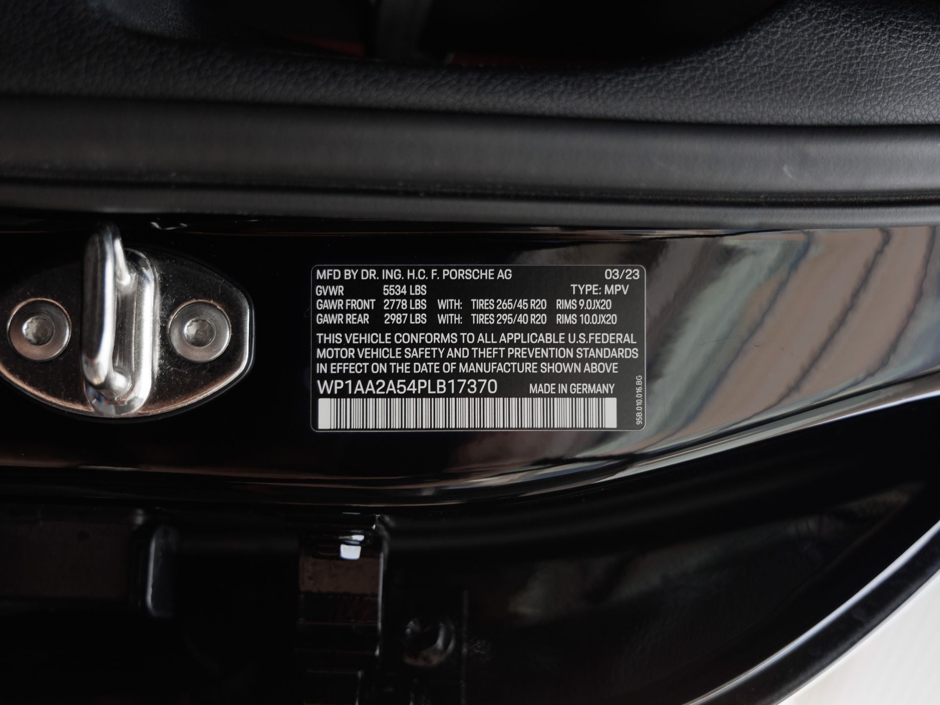 2023 Porsche Macan Macan T (MY23)