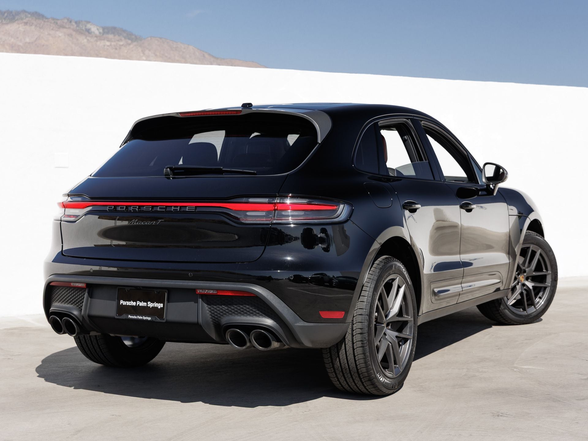 2023 Porsche Macan Macan T (MY23)
